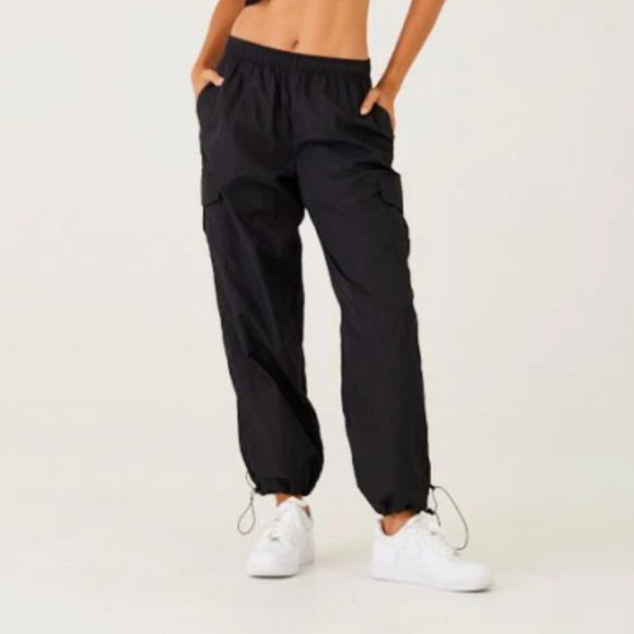 Onzie Parachute Cargo Pants in Raspberry Rose - Picture 11 of 14